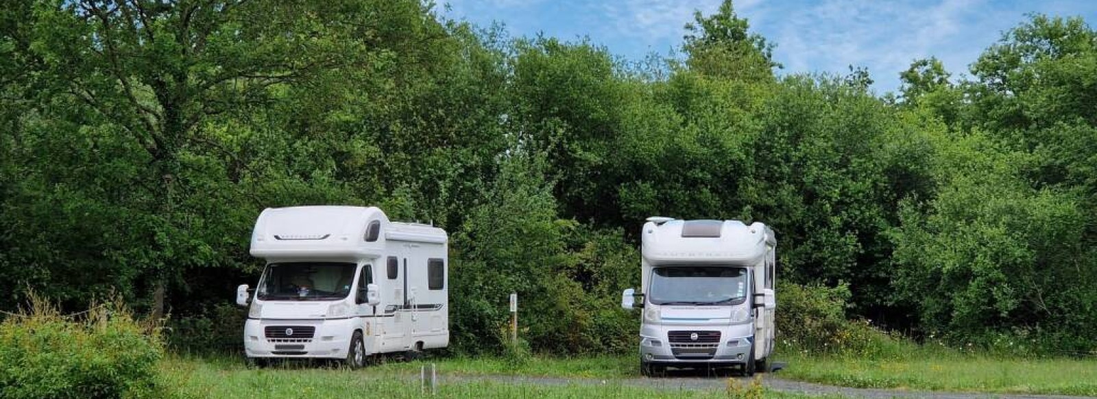 ETAPE FRANCE PASSION - AIRE DE CAMPING-CAR MELLI OUEST