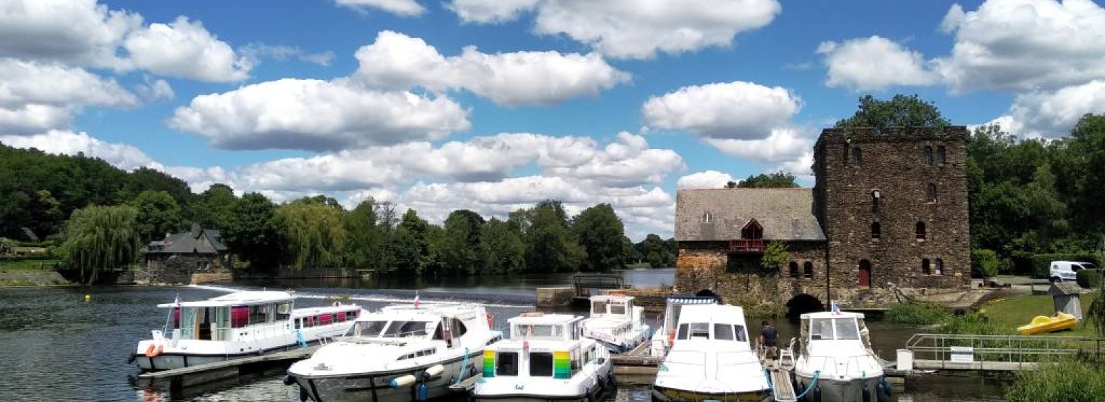 Location de bateau a la journee ou la demi-journee a Chenille-Change