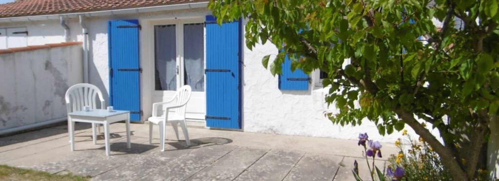 Petite maison pres de la plage de l'ocean et des commerces de Barbatre