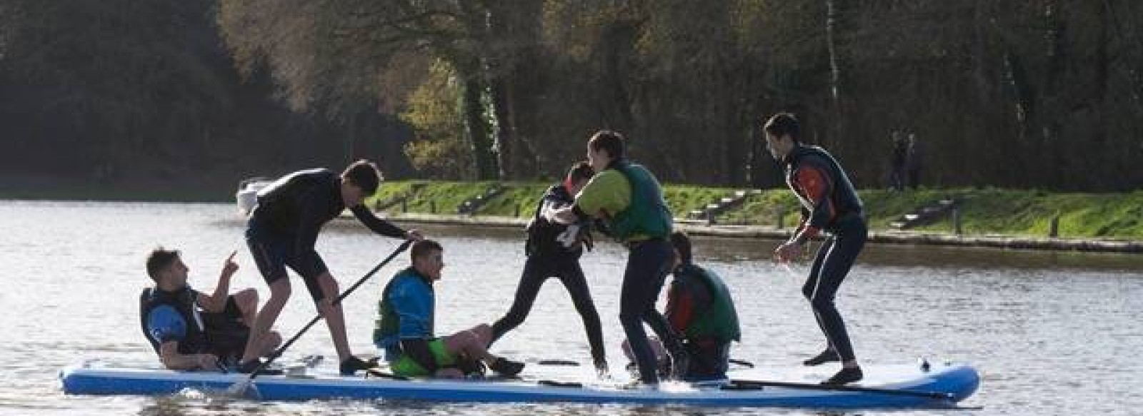 Location de paddle geant  sur le Canal