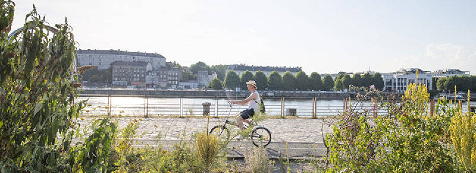 AIRE D'ARRET VELO DE MAUVES SUR LOIRE