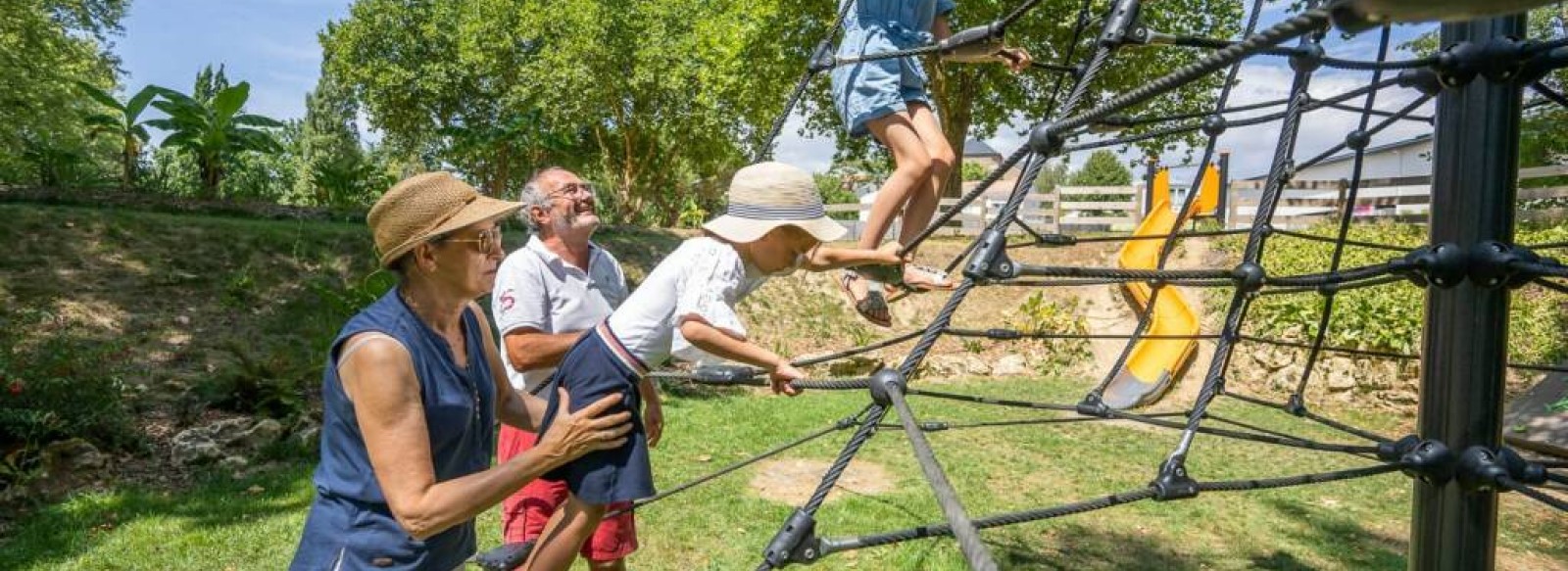 AIRE DE JEUX DU PARC PHILIPPE PERROCHEAU