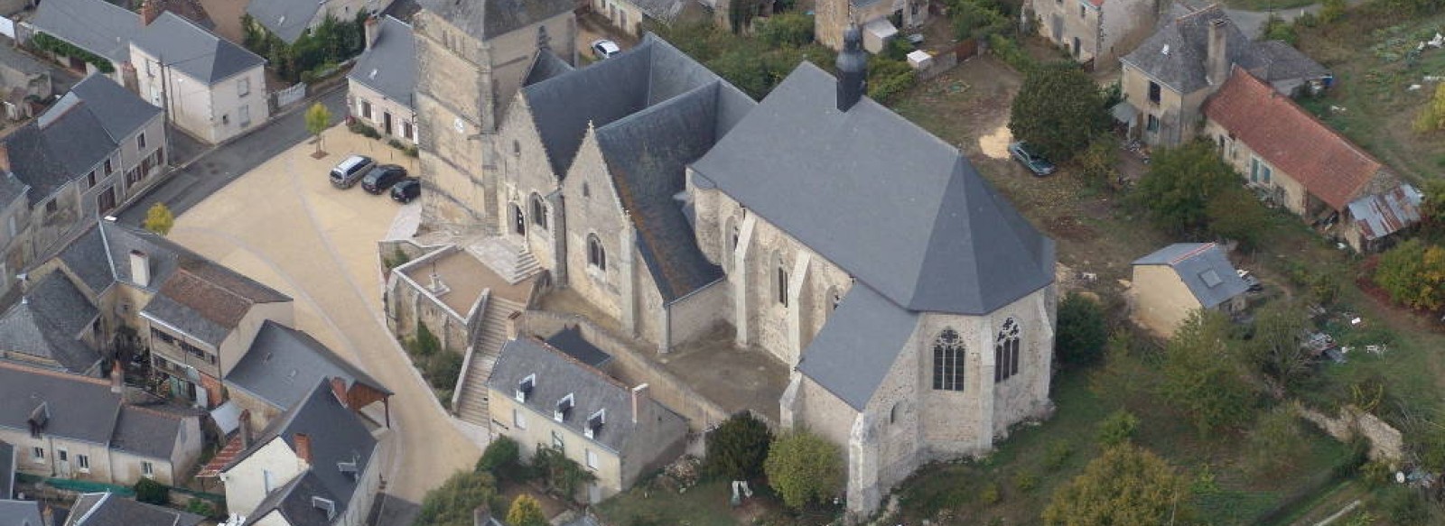 Collegiale Saint Michel et eglise Saint Pierre