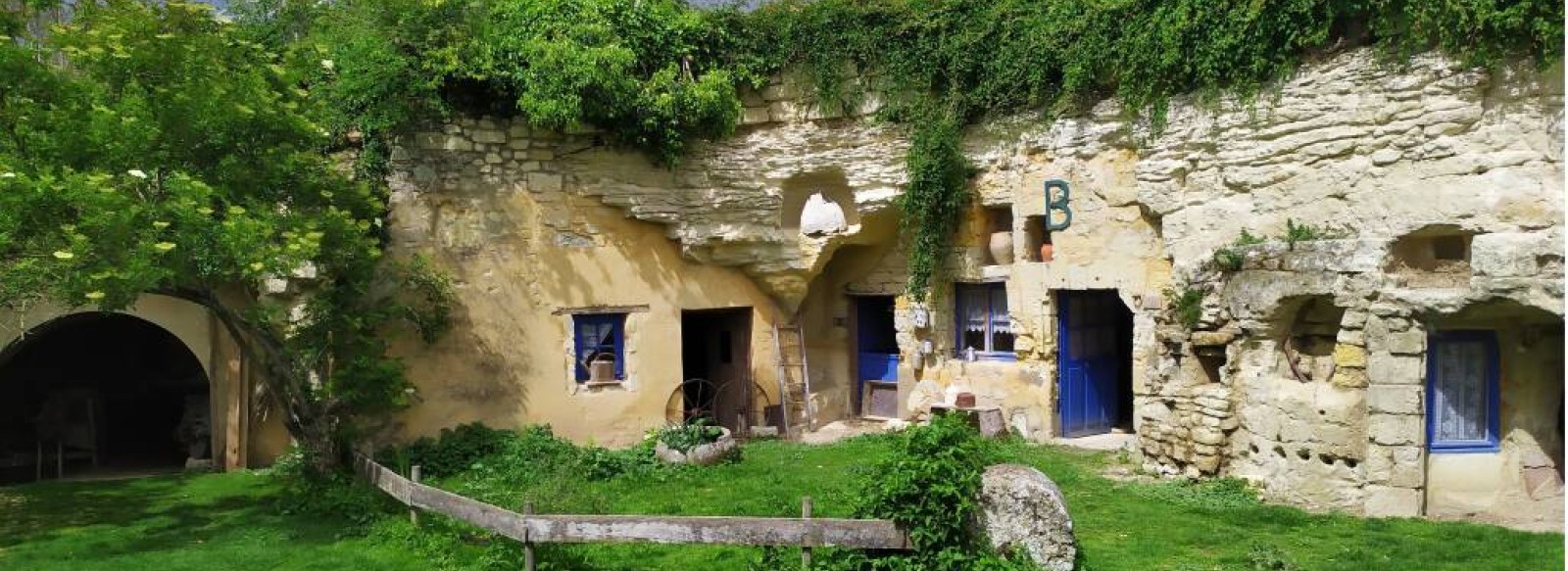 Les Maisons Troglodytes de Forges